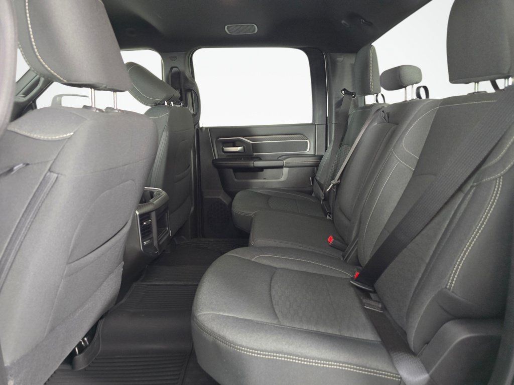 New 2026 RAM 3500 Big Horn AWD/4WD image 33