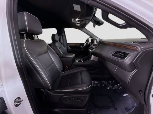 Used 2023 Chevrolet Suburban Premier image 29