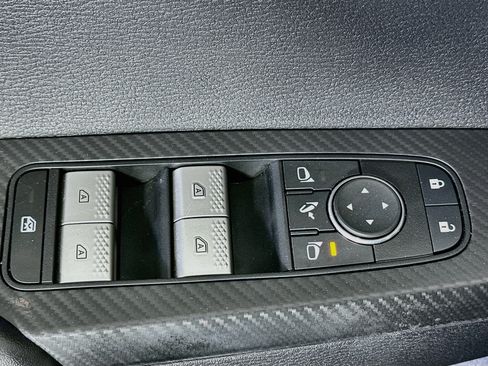 Used 2024 Mitsubishi Outlander SE FWD image 15