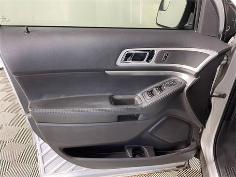 Used 2012 Ford Explorer XLT image 11