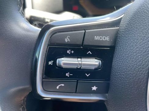 Certified 2024 Kia Sorento S FWD image 30