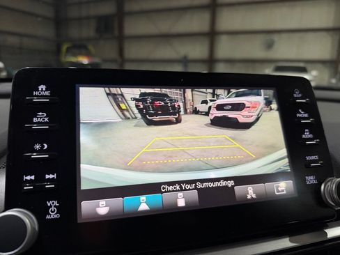 Used 2018 Honda Accord Touring image 31