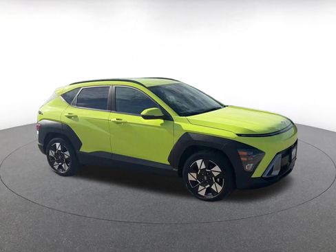 Used 2025 Hyundai Kona SEL image 2