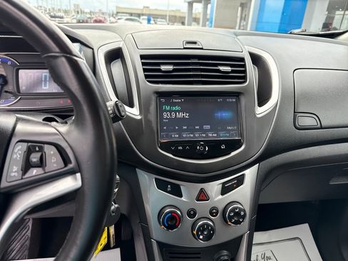 Used 2015 Chevrolet Trax LT w/ LT Sun and Sound Package image 20