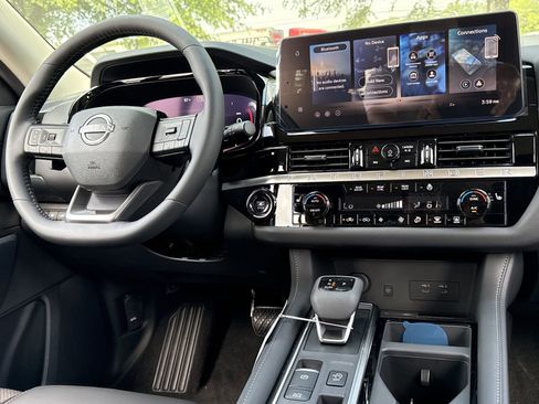 New 2026 Nissan Pathfinder SL FWD image 3