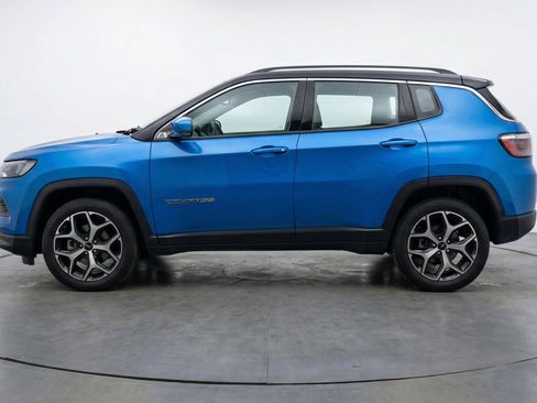 Used 2025 Jeep Compass Limited image 5