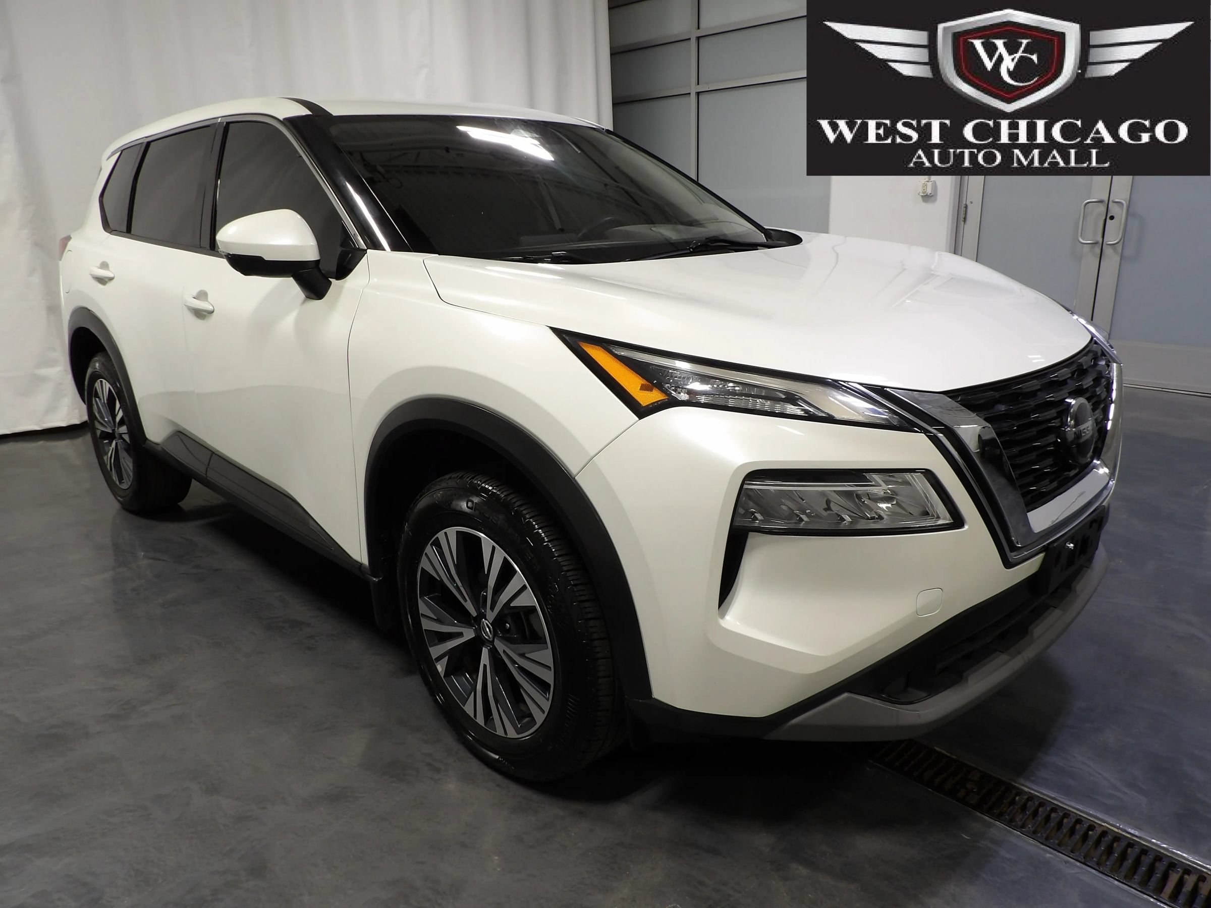 Used 2021 Nissan Rogue SV FWD image 1