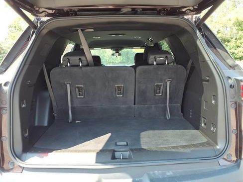 Used 2023 Chevrolet Traverse LT AWD/4WD image 8