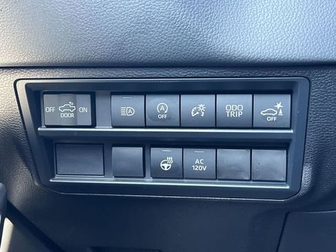 Used 2026 Toyota Tundra Limited AWD/4WD image 24