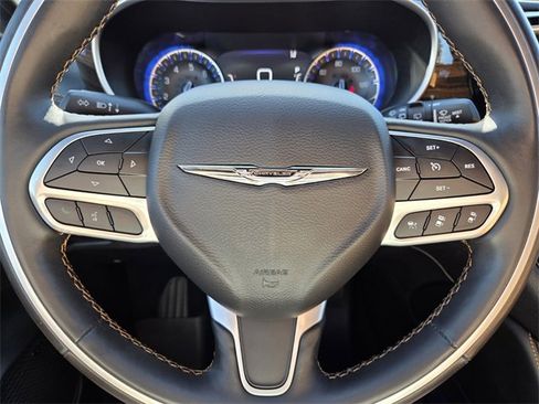 Used 2021 Chrysler Pacifica Pinnacle image 38