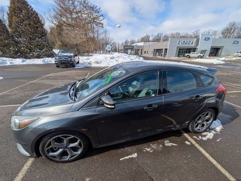 Used 2017 Ford Focus ST image 8