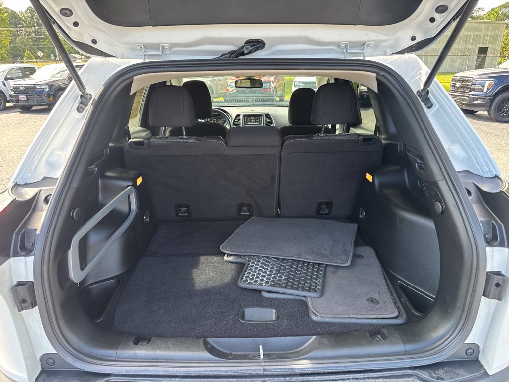 Used 2018 Jeep Cherokee Latitude w/ Cold Weather Group FWD image 32