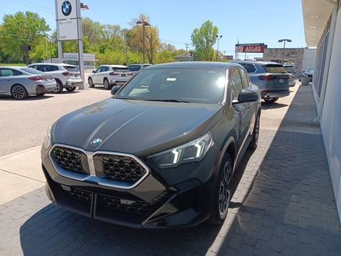 New 2025 BMW X2 xDrive28i w/ Convenience Package image 3