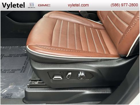 Certified 2023 GMC Yukon Denali Ultimate image 22