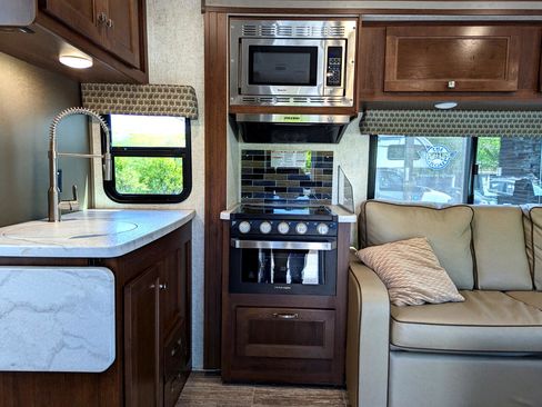 Used 2019 Chevrolet Express 4500 w/ RV Package image 49