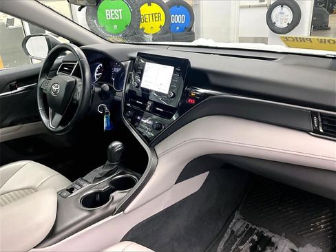 Used 2022 Toyota Camry SE image 14