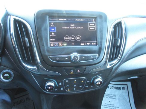 Used 2023 Chevrolet Equinox RS AWD/4WD image 26