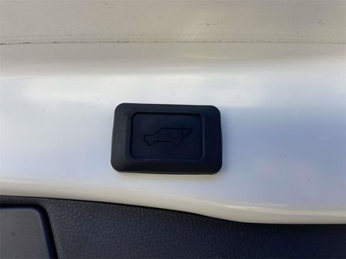 Used 2024 Toyota RAV4 XLE image 9