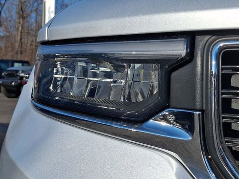 Certified 2023 Jeep Grand Cherokee Laredo image 10