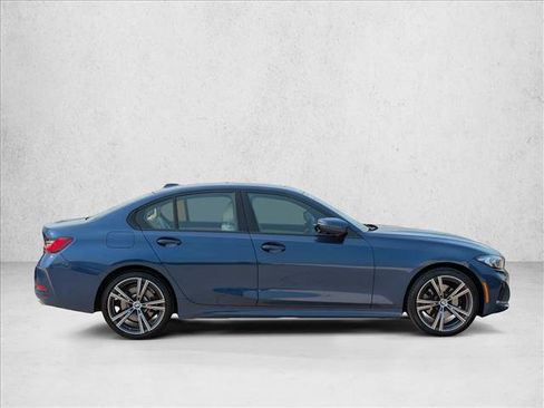 Used 2023 BMW 330i xDrive Sedan w/ Premium Package AWD/4WD image 4