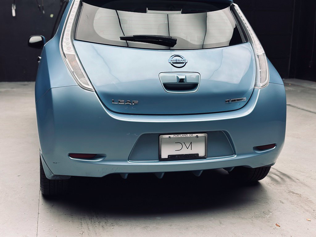 Used 2015 Nissan Leaf S FWD image 16