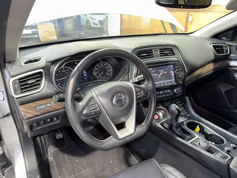 Used 2018 Nissan Maxima Platinum FWD image 17