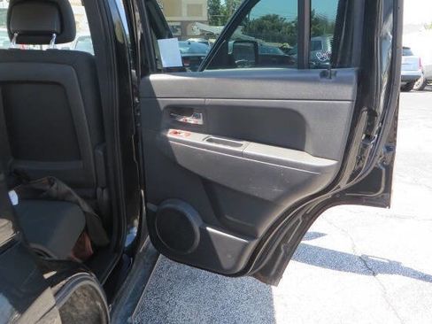 Used 2012 Jeep Liberty Sport image 17