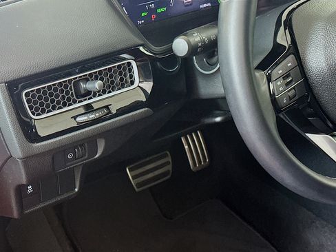 Used 2025 Honda Civic Sport image 17