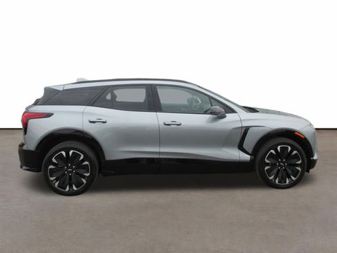 Used 2025 Chevrolet Blazer EV RS image 2