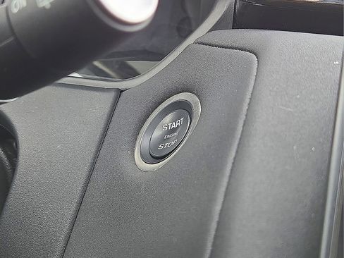 Used 2024 Land Rover Range Rover Velar S image 32