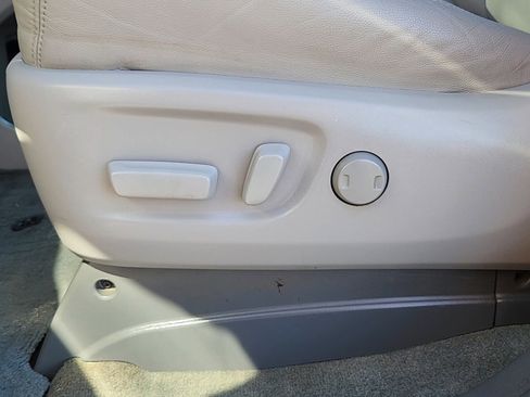 Used 2016 Toyota Sienna XLE image 8