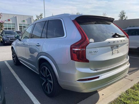 Used 2022 Volvo XC90 T6 Momentum w/ Advanced Package AWD/4WD image 3