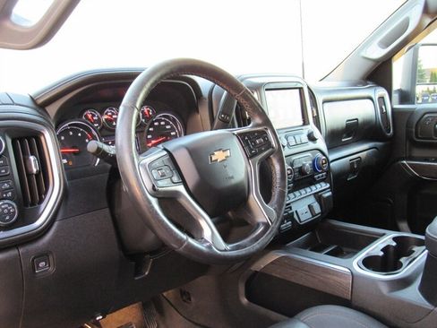 Used 2022 Chevrolet Silverado 3500 LTZ w/ LTZ Convenience Package image 17