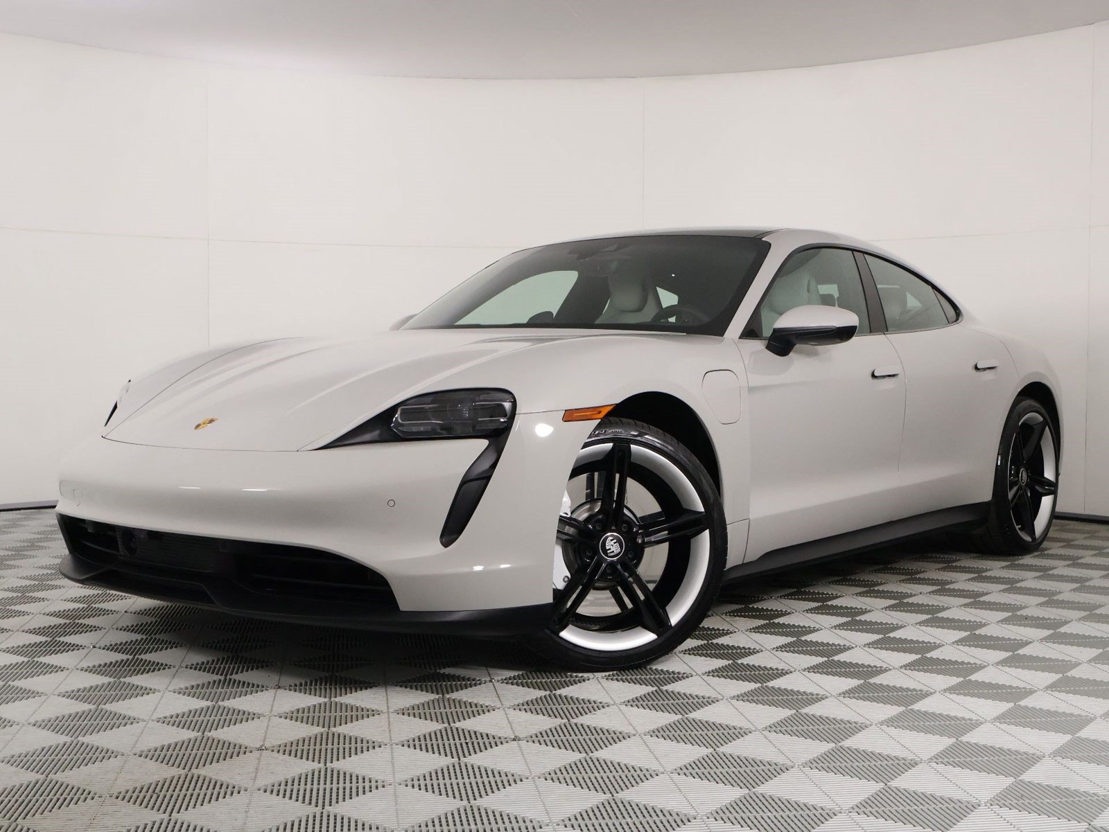 Certified 2023 Porsche Taycan 4S AWD/4WD image 34