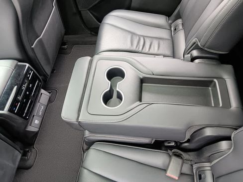 Used 2023 Acura MDX SH-AWD w/ Technology Package image 11