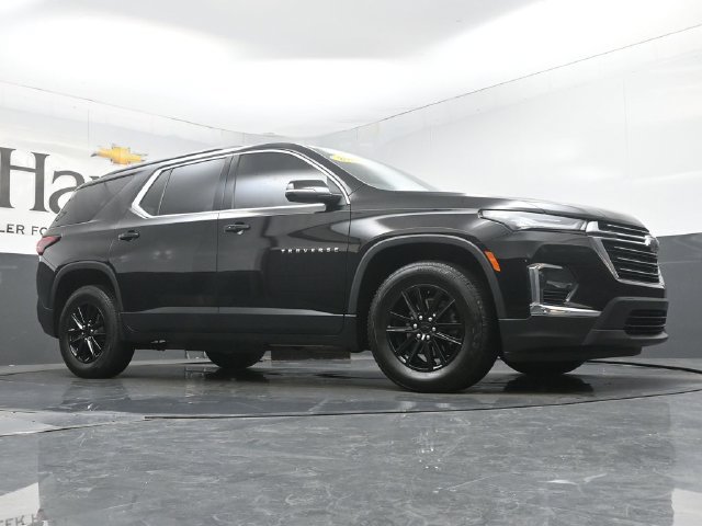 Used 2023 Chevrolet Traverse LT FWD image 2