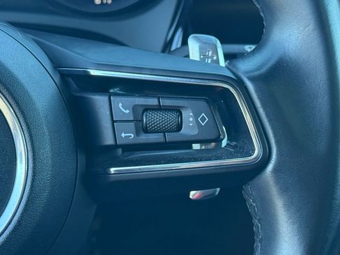 Used 2022 Porsche Macan w/ Premium Package Plus image 22