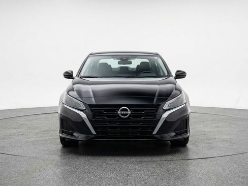 Used 2025 Nissan Altima 2.5 SV image 2