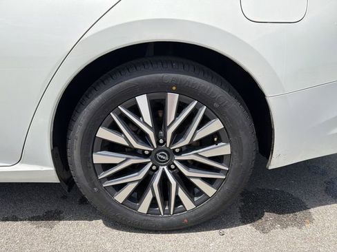 Used 2023 Nissan Altima 2.5 SV FWD image 5