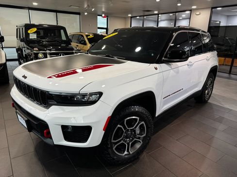 Used 2022 Jeep Grand Cherokee Trailhawk w/ Luxury Tech Group III AWD/4WD image 1