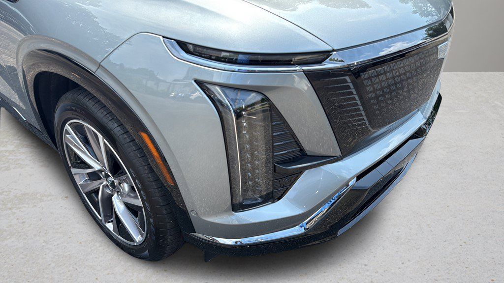 Certified 2026 Cadillac Vistiq Sport w/ LPO, Floor Liner Package AWD/4WD image 21