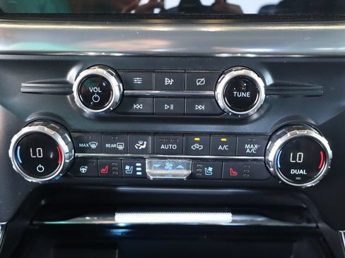 Used 2021 Ford F150 Lariat w/ Equipment Group 502A High AWD/4WD image 31
