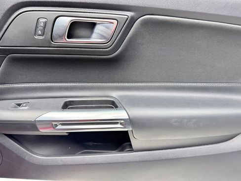 Used 2019 Ford Mustang Coupe RWD image 16