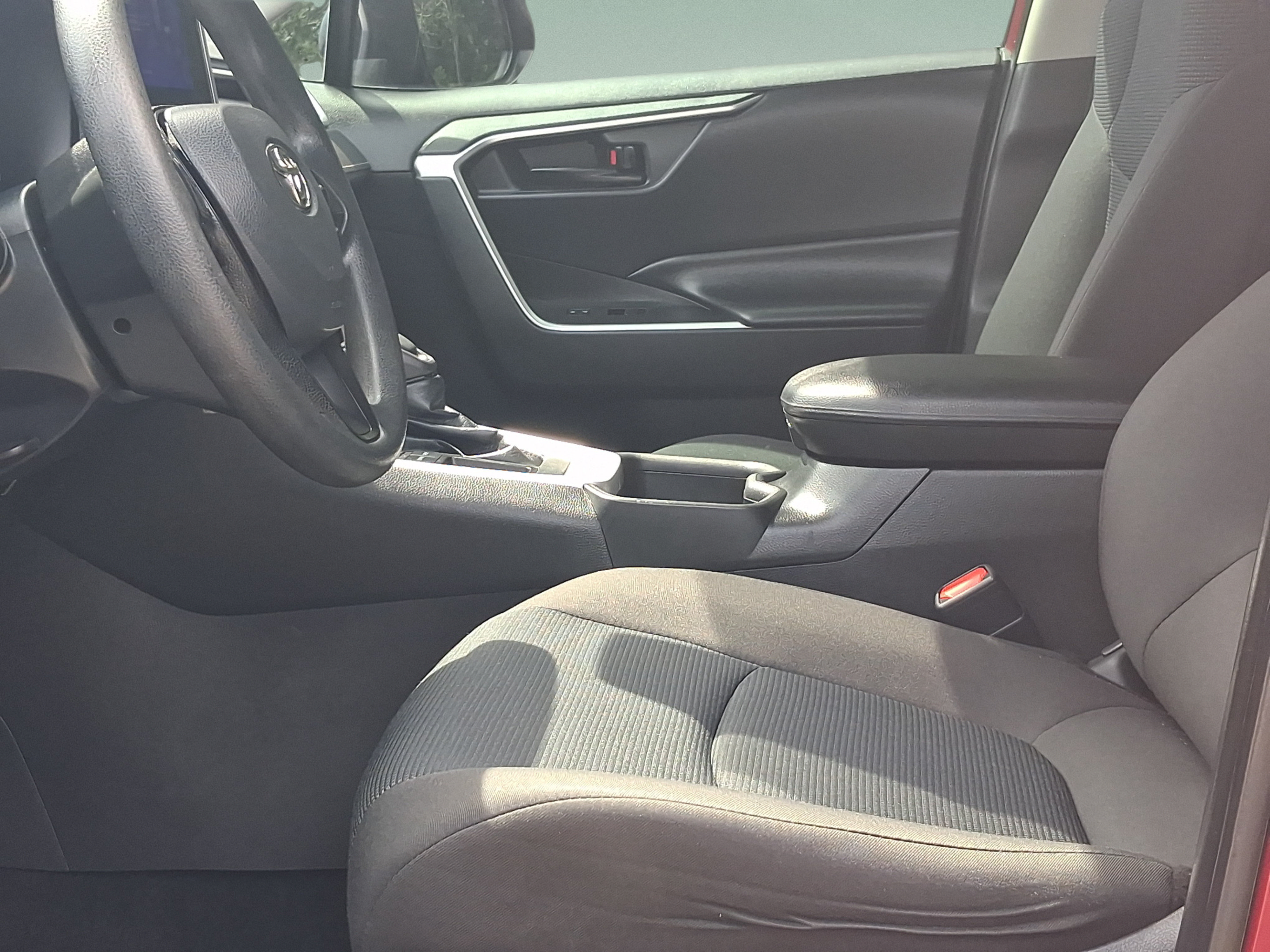 Used 2023 Toyota RAV4 LE FWD image 10