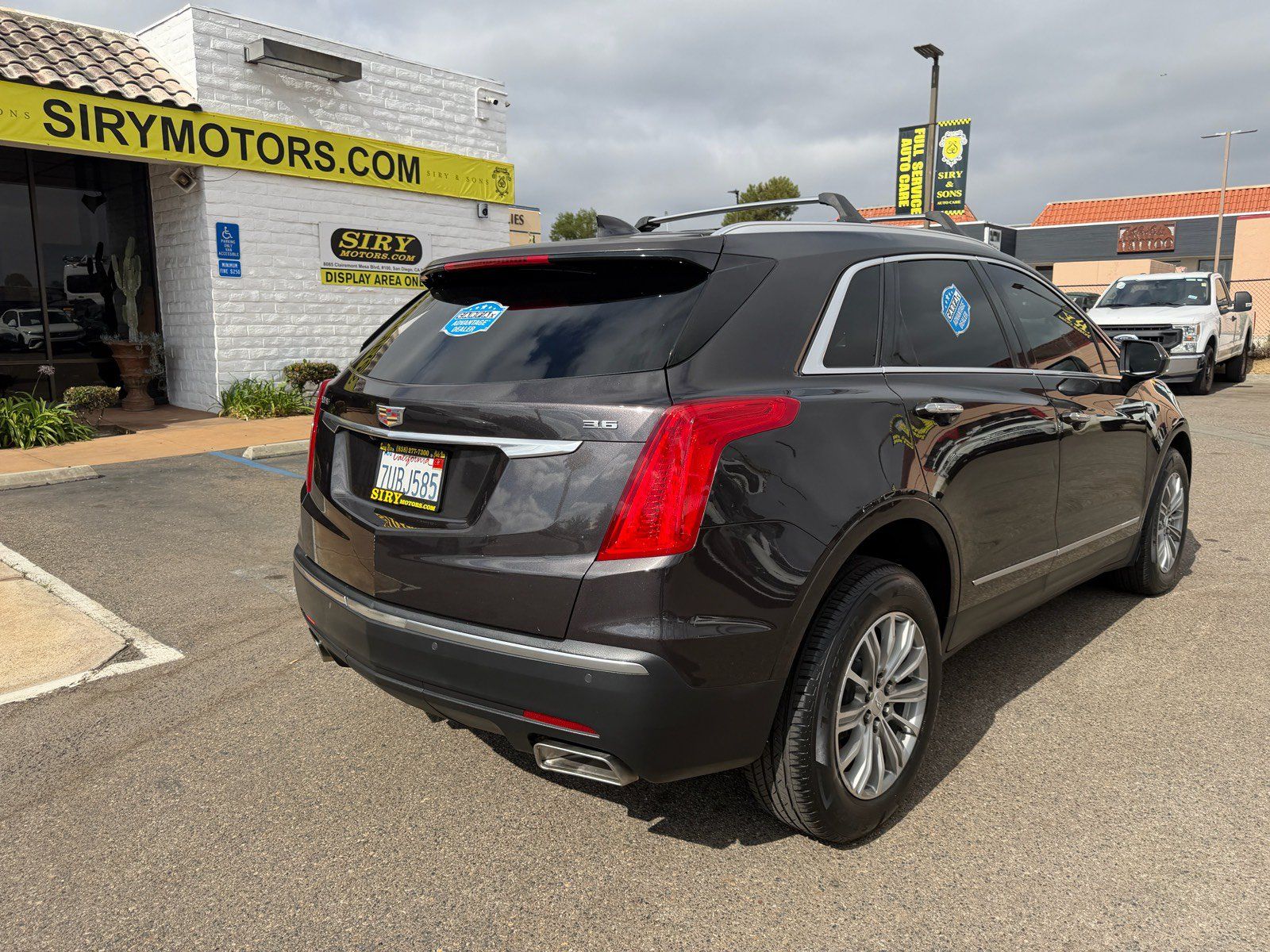 Used 2017 Cadillac XT5 Luxury FWD image 3