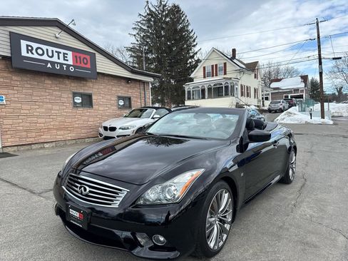 Used 2014 INFINITI Q60 Convertible w/ Premium Package image 2