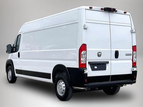 Used 2025 RAM ProMaster 2500 w/ Convenience Group FWD image 4