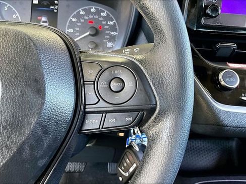 Used 2025 Toyota Corolla LE image 11