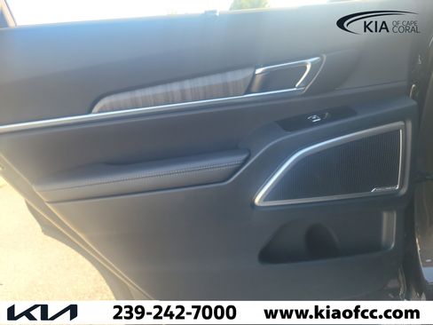 Used 2025 Kia Telluride EX FWD image 11