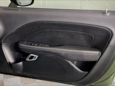 Used 2018 Dodge Challenger SXT Plus RWD image 21
